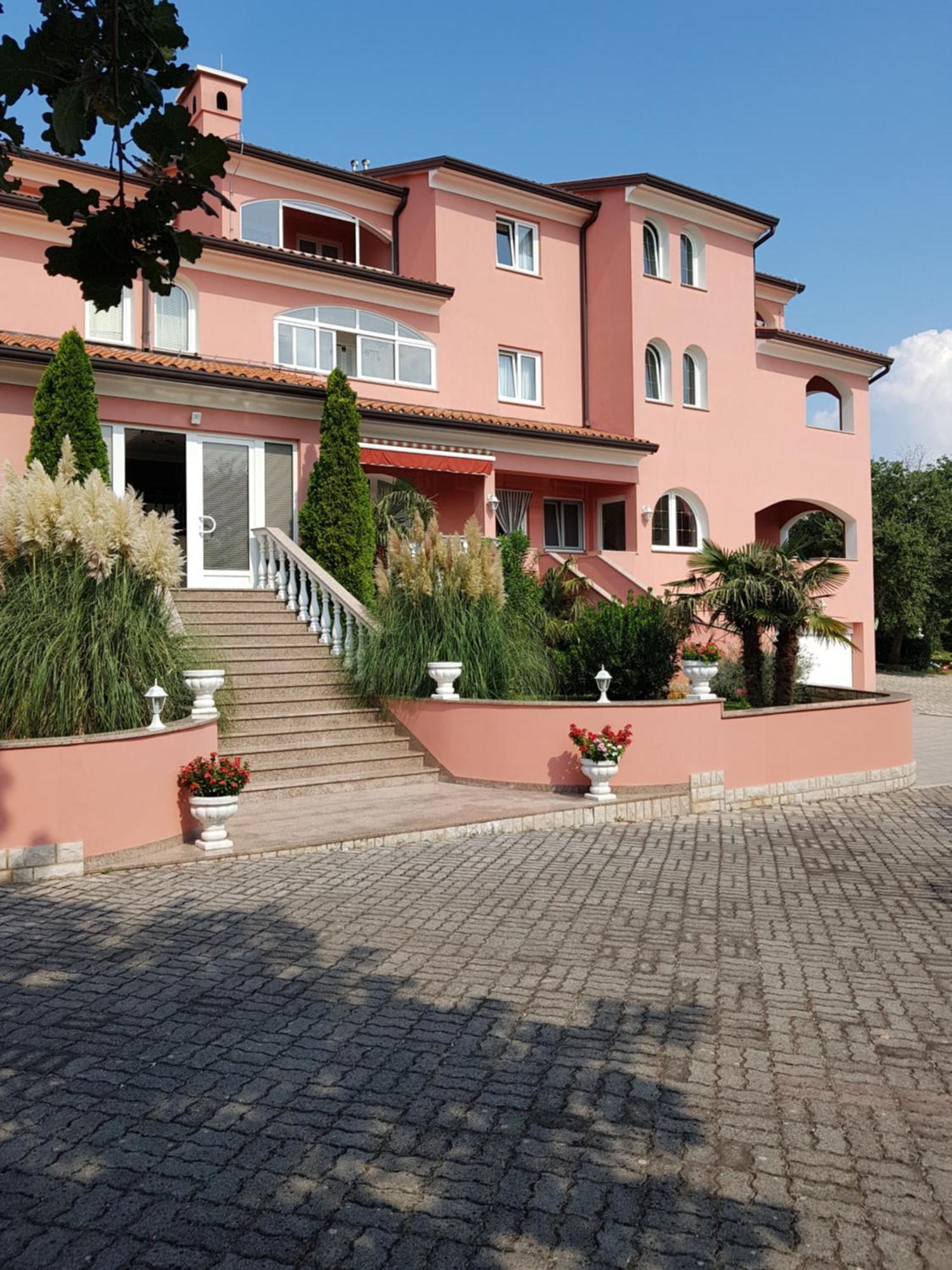 Apartments And Rooms Villa Chiara Крница Экстерьер фото