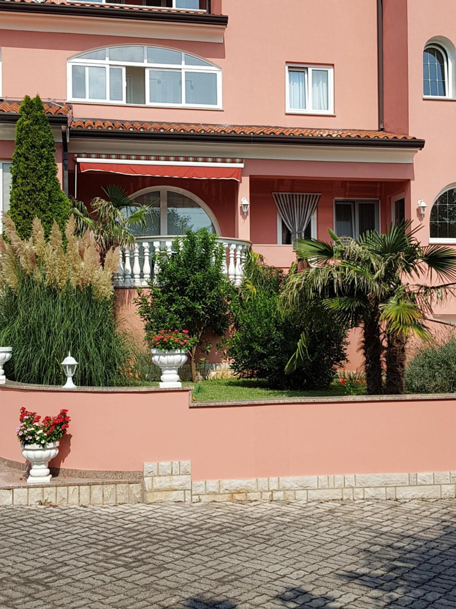 Apartments And Rooms Villa Chiara Крница Экстерьер фото
