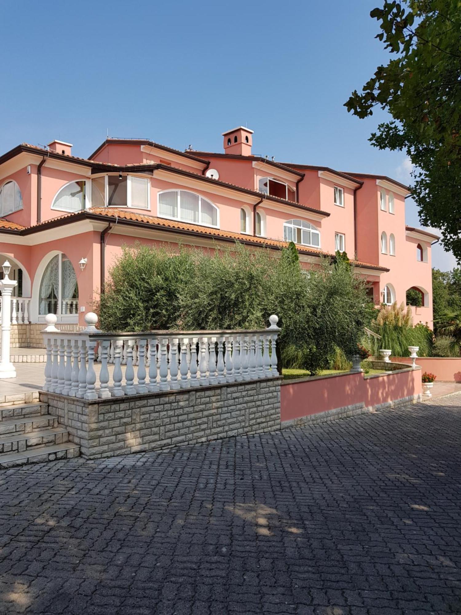 Apartments And Rooms Villa Chiara Крница Экстерьер фото